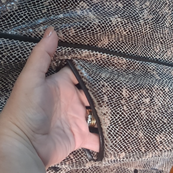 2pc* VINTAGE snakeskin suede look suit. Decorative closure 2 front pkt dbl lapel - Picture 13 of 15